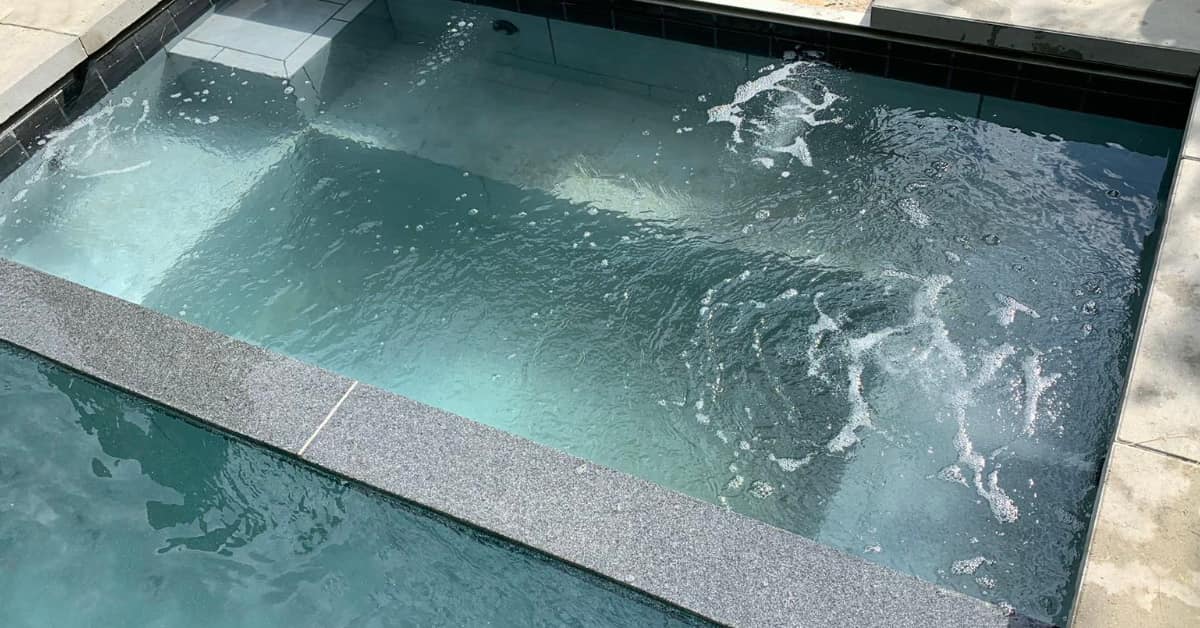 8 excellent benefits of a plunge pool, seating
